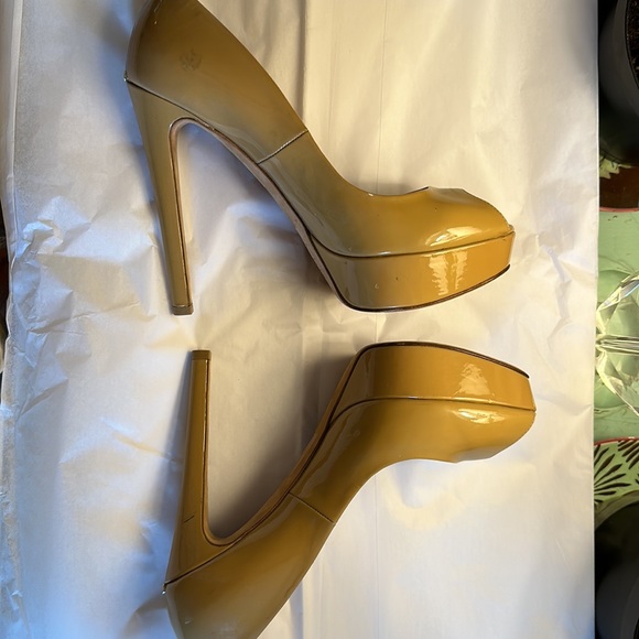 Christian Dior Patent Leather size 8 last price drop before take it off market - Picture 5 of 6